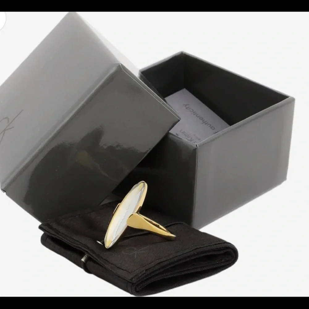 🆕🔥 SIZE 8 Calvin Klein Women's Continuity Slim Oval Ring - Picture 2 of 4